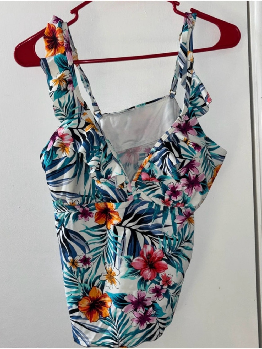 Time and Tru White Tropical Floral Ruffle V-Neck Camisole